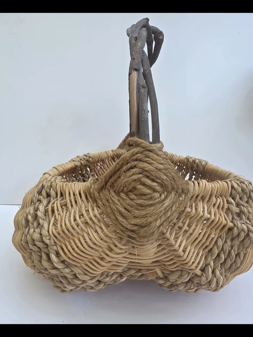 Vintage Voven buttocks basket